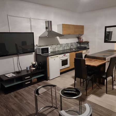 Gite Pour Professionnels En Deplacement - Centre Ville - Parking Gratuit Bellac Eksteriør billede