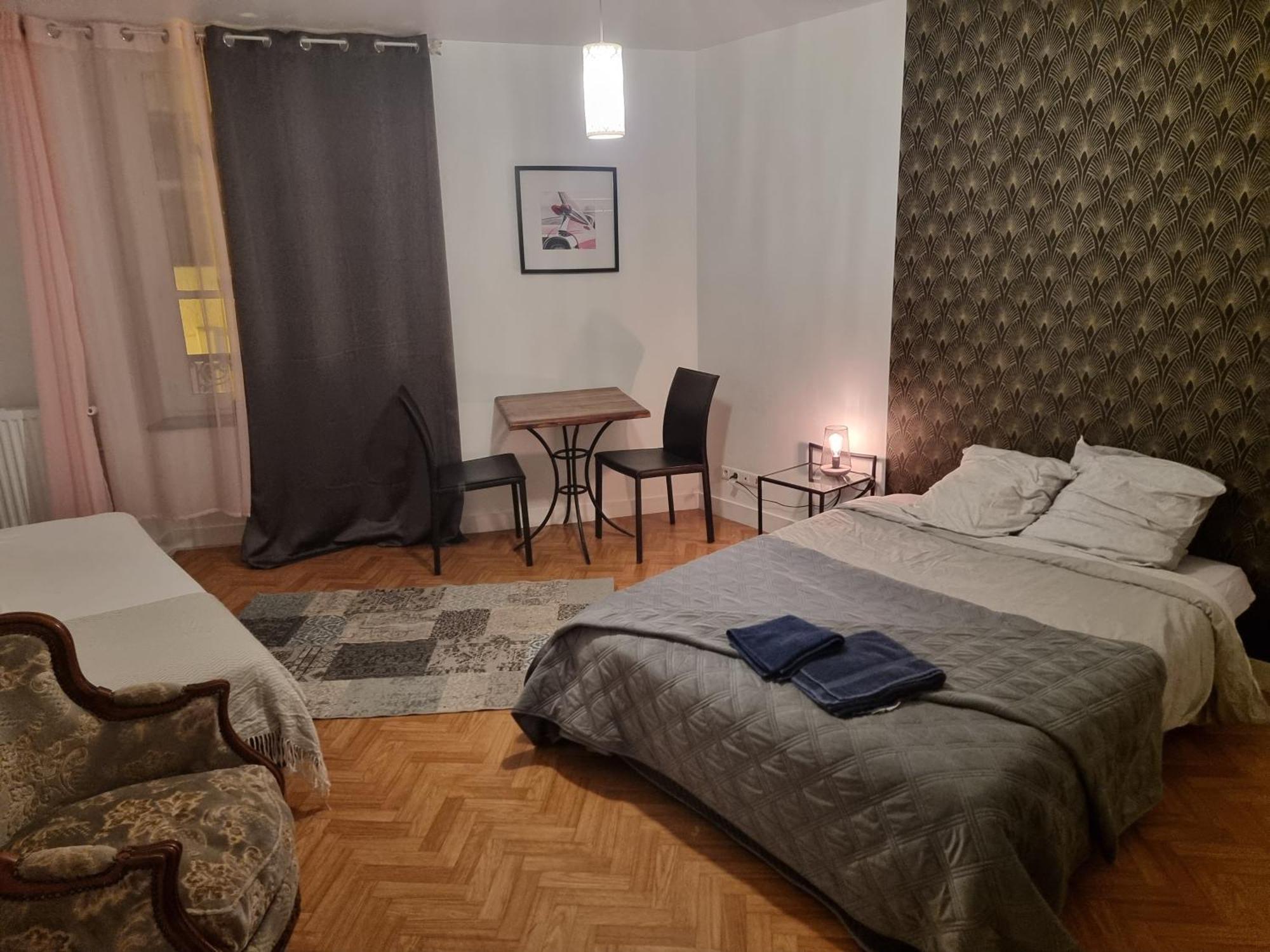 Gite Pour Professionnels En Deplacement - Centre Ville - Parking Gratuit Bellac Eksteriør billede